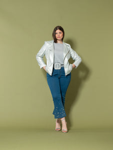 Jeans trombetta strass e applicazioni.