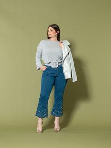 Jeans trombetta strass e applicazioni.