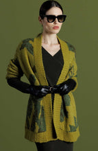 Carica l&#39;immagine nel visualizzatore di Gallery, Cardigan in maglia jaquart
