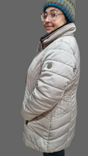 Carica l'immagine nel visualizzatore di Gallery, Piumino beige
