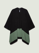 Carica l&#39;immagine nel visualizzatore di Gallery, Mantella di maglia di viscosa
