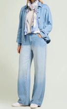 Carica l'immagine nel visualizzatore di Gallery, Pantalone jeans strass

