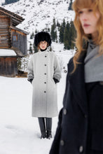 Carica l'immagine nel visualizzatore di Gallery, Cappotto sfumato bianco
