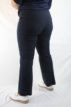 Carica l'immagine nel visualizzatore di Gallery, Pantalone zampetta pull on blu
